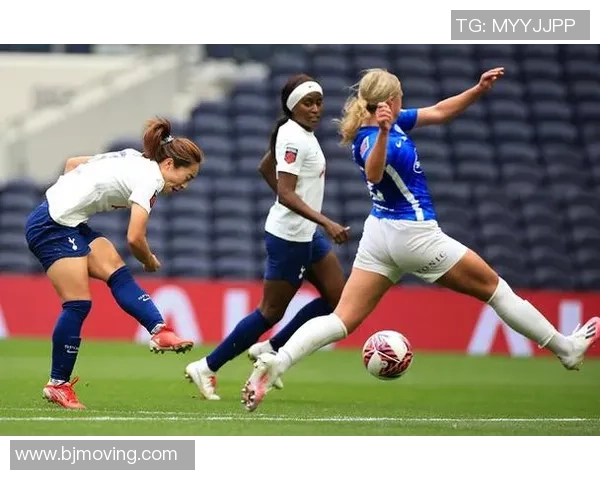 高清足球明星姑娘图片展示展现她们的风采与魅力